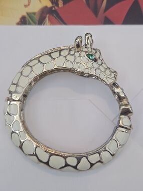 Banana Republic Enamel Giraffe Clamper Bangle Bracelet — Emerald Green Eye